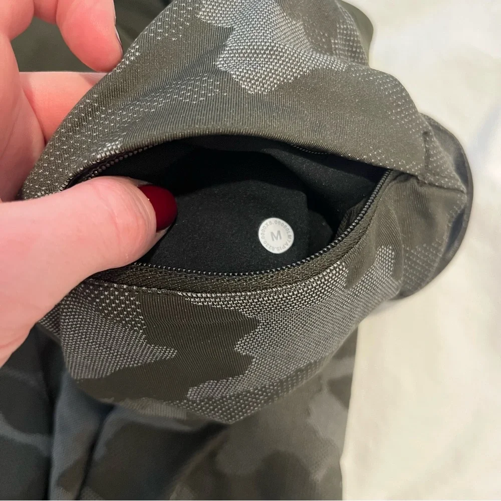 Lululemon Zeroed In Shorts - Picture 4 of 7